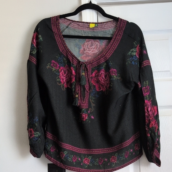 FARM Rio Black and Pink Floral Blouse - Picture 1 of 6